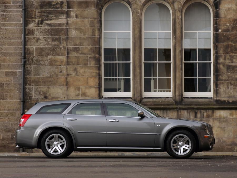  Chrysler 300C Touring 2006 года  (UK) (фото 2 из 30)
